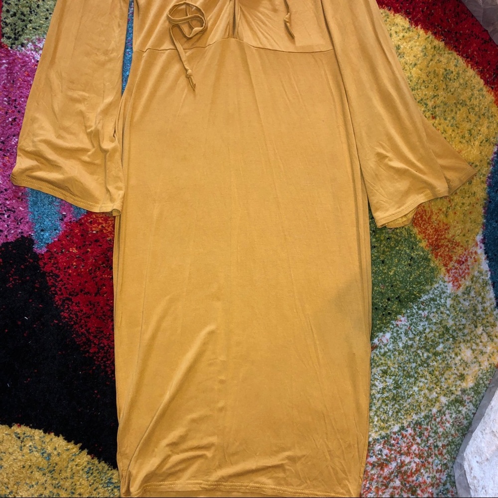 Dress - Picture 6 of 6